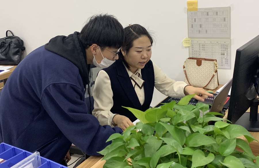 bat365唯一官网入口智能制造系总支部委员会关于向何凯杰同志学习的号召