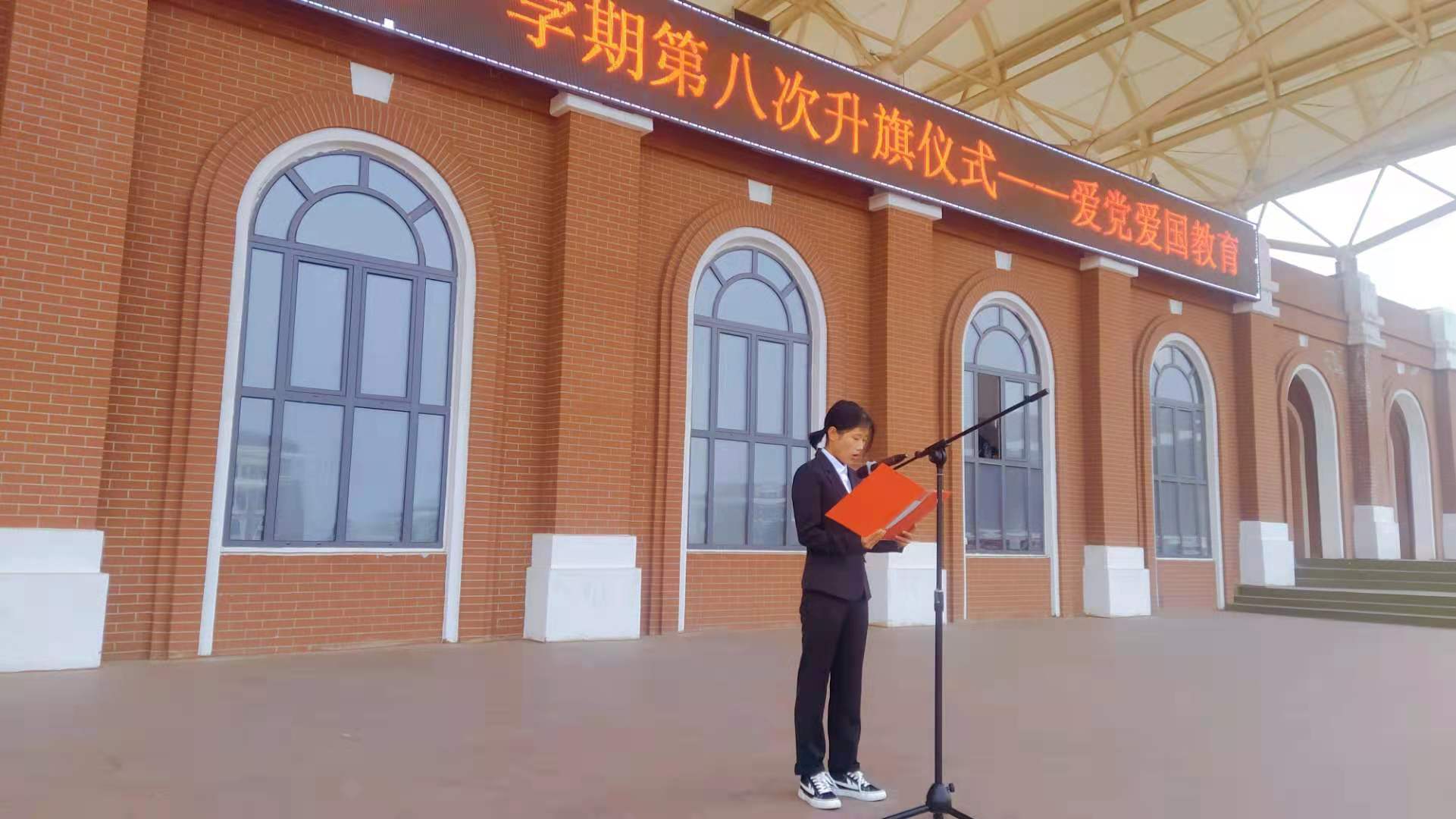 1635311091280352.jpg 学生代表发言.jpg