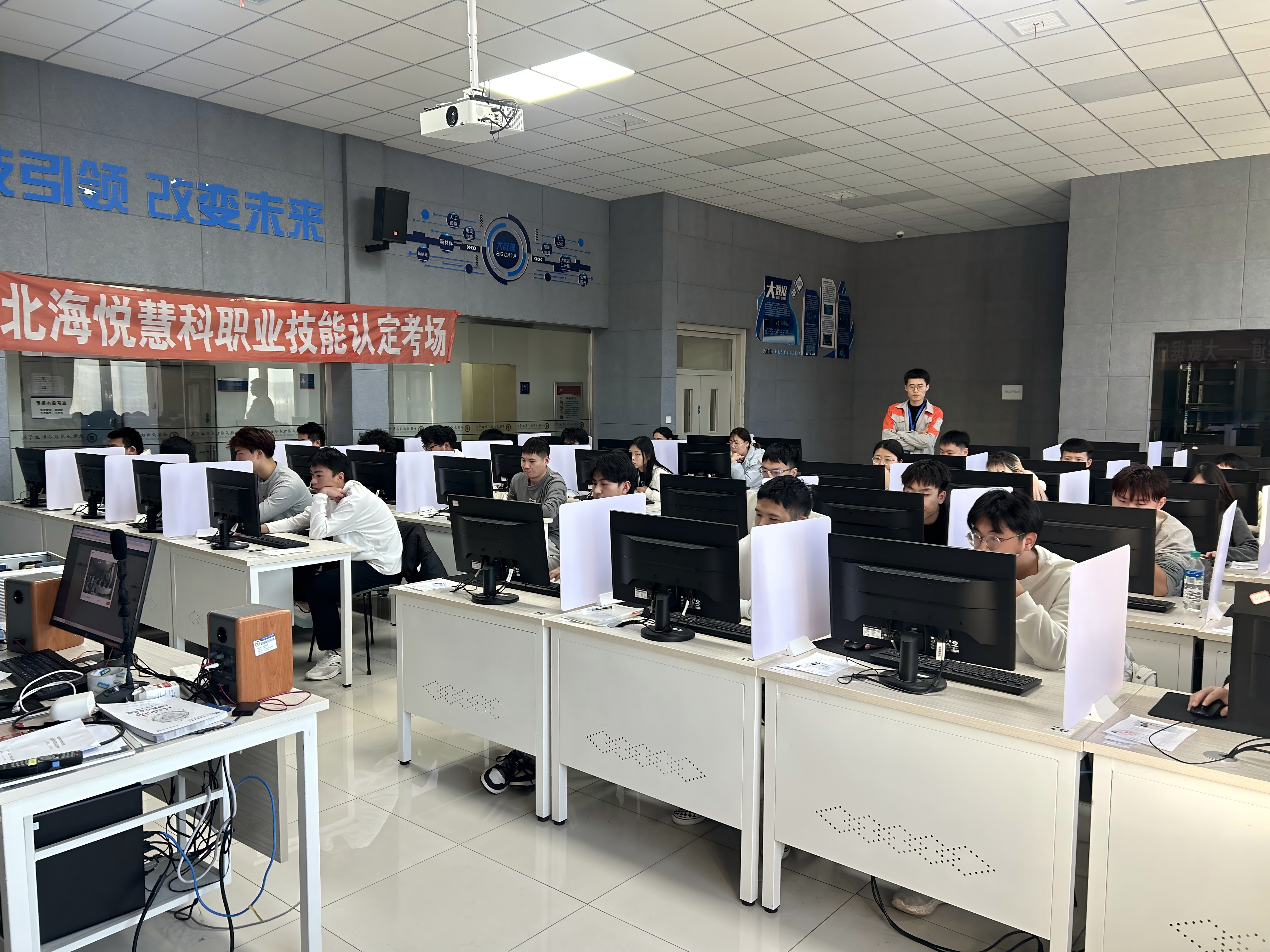 1763684748105212.jpg 图片2.jpg